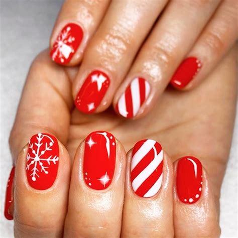 Festive Fingertips: Captivating Holiday Nail Designs